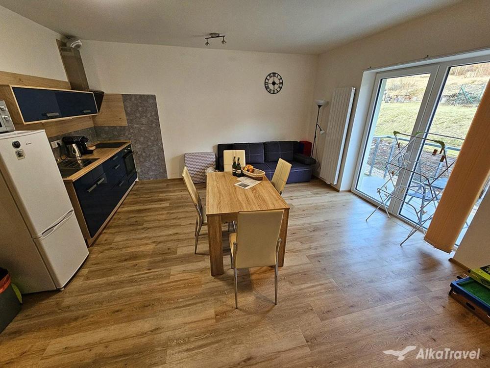 Moderni Apartman Horni Marsov - By Alka Luaran gambar
